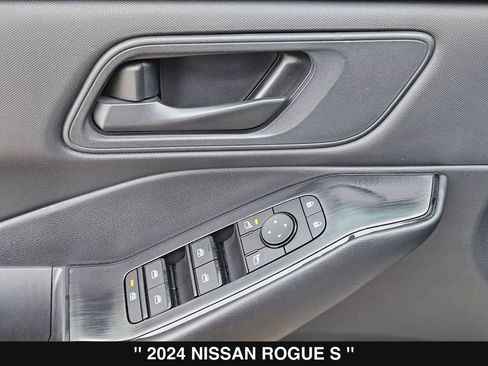 Used 2024 Nissan Rogue S FWD image 13