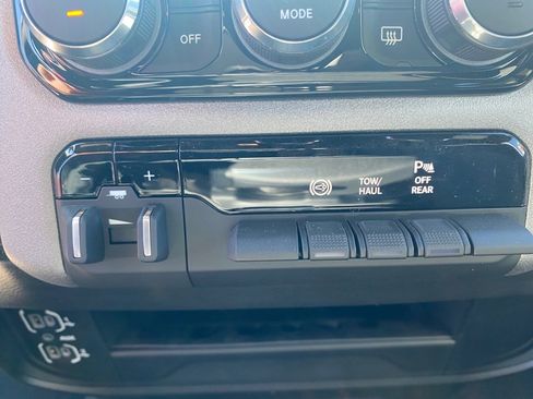 Used 2024 RAM 2500 Tradesman w/ Safety Group image 25