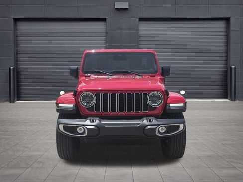 Used 2025 Jeep Wrangler Unlimited Sahara AWD/4WD image 2