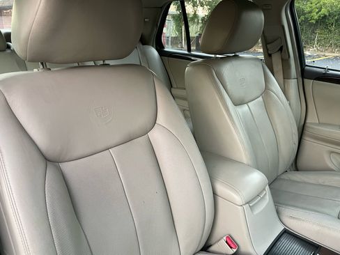 Used 2008 Cadillac DTS Luxury II image 26