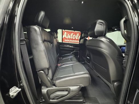 Used 2022 Jeep Wagoneer Series I w/ Convenience Group I AWD/4WD image 15