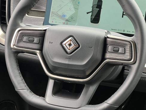 Used 2024 Rivian R1S Adventure AWD/4WD image 27