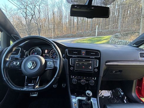 Used 2016 Volkswagen Golf R 4-Door image 6