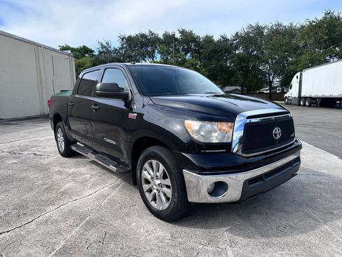 Used 2013 Toyota Tundra 2WD CrewMax w/ SR5 Pkg image 3