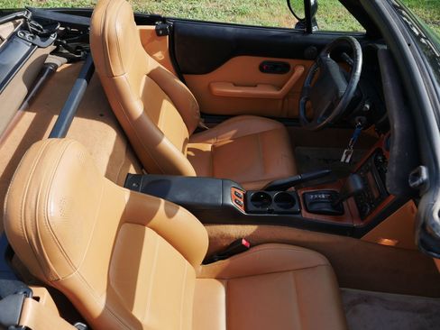 Used 1997 MAZDA MX-5 Miata RWD image 44