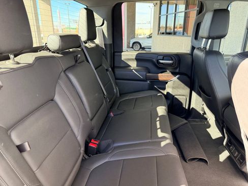 Used 2022 GMC Sierra 2500 SLT w/ Gooseneck/5TH Wheel Package image 19