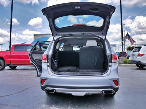Used 2017 Hyundai Santa Fe SE w/ Cargo Package AWD/4WD image 15
