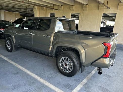 Used 2024 Toyota Tacoma Limited w/ Limited Package (LT) image 2