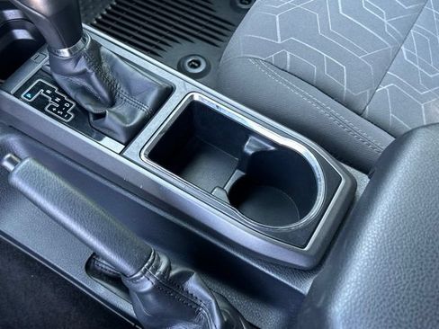 Used 2018 Toyota Tacoma TRD Sport AWD/4WD image 48