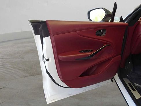 Used 2021 Aston Martin DBX image 28