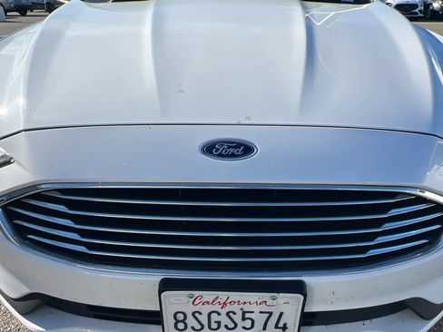 Used 2019 Ford Fusion SE image 9