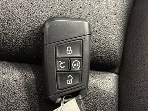 Used 2023 Volkswagen Atlas Cross Sport SEL R-Line AWD/4WD image 21