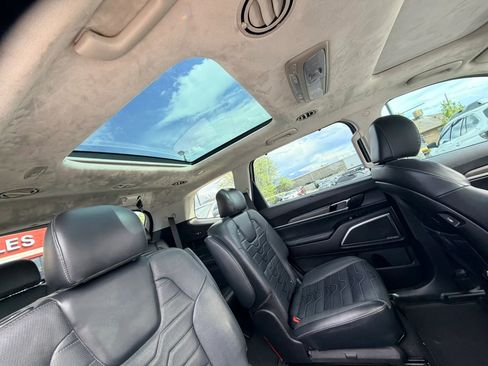 Used 2022 Kia Telluride SX w/ SX Prestige Package image 22