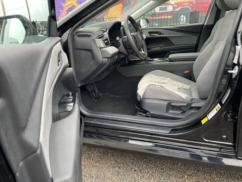 Used 2025 Toyota Camry LE image 14