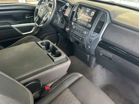 Certified 2022 Nissan Titan SV image 15