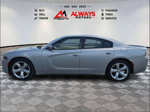 Used 2015 Dodge Charger SE w/ Popular Equipment Group RWD image 2
