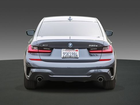 Used 2022 BMW 330e xDrive w/ M Sport Package image 3