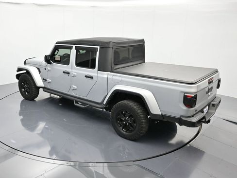 Used 2022 Jeep Gladiator Willys image 33