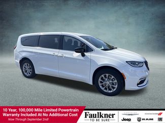 New 2025 Chrysler Pacifica Select image 1