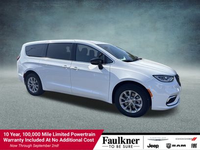 New 2025 Chrysler Pacifica Select