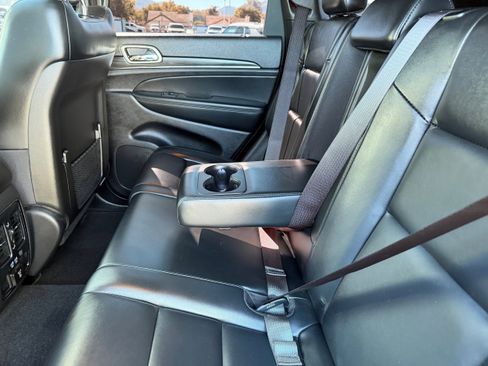 Used 2021 Jeep Grand Cherokee Limited image 21