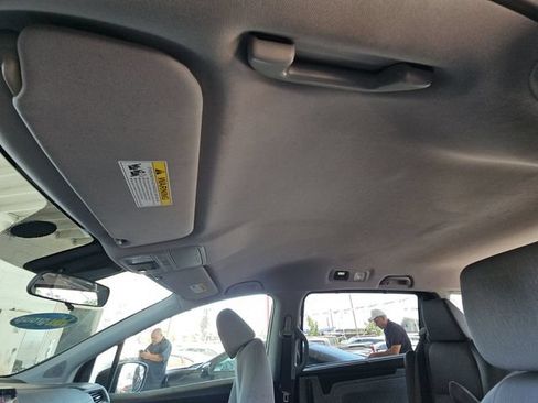 Used 2018 Honda Odyssey EX image 10