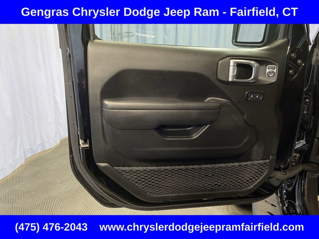 Certified 2022 Jeep Wrangler Unlimited Rubicon 4xe w/ Cold Weather Group AWD/4WD image 11