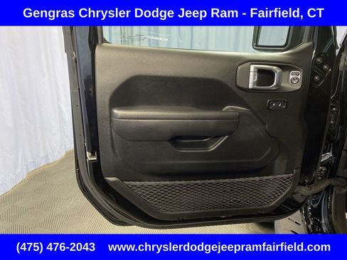 Certified 2022 Jeep Wrangler Unlimited Rubicon 4xe w/ Cold Weather Group AWD/4WD image 11