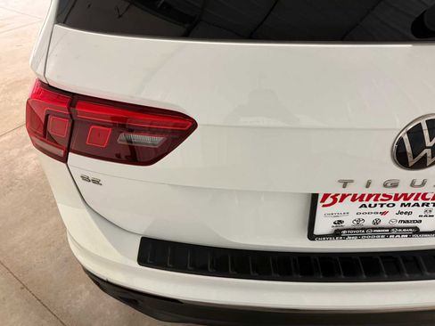 Certified 2022 Volkswagen Tiguan SE image 17