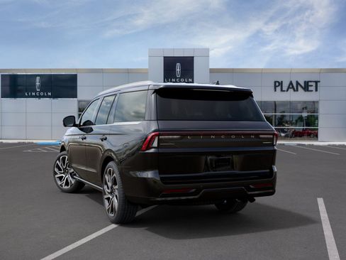 New 2027 Lincoln Navigator Black Label AWD/4WD image 8