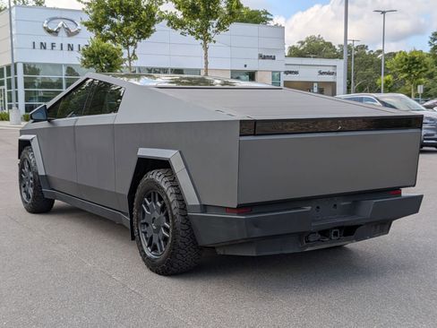 Used 2025 Tesla Cybertruck AWD Crew Cab image 5