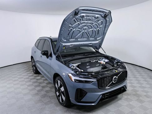 Used 2024 Volvo XC60 T8 Plus w/ Protection Package Premier AWD/4WD image 34