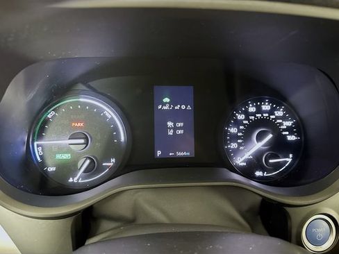 Used 2024 Toyota Sienna XLE FWD image 12