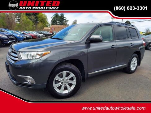 Used 2012 Toyota Highlander SE w/ Tow Pkg AWD/4WD image 1