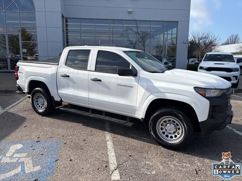 Used 2025 Chevrolet Colorado W/T image 36