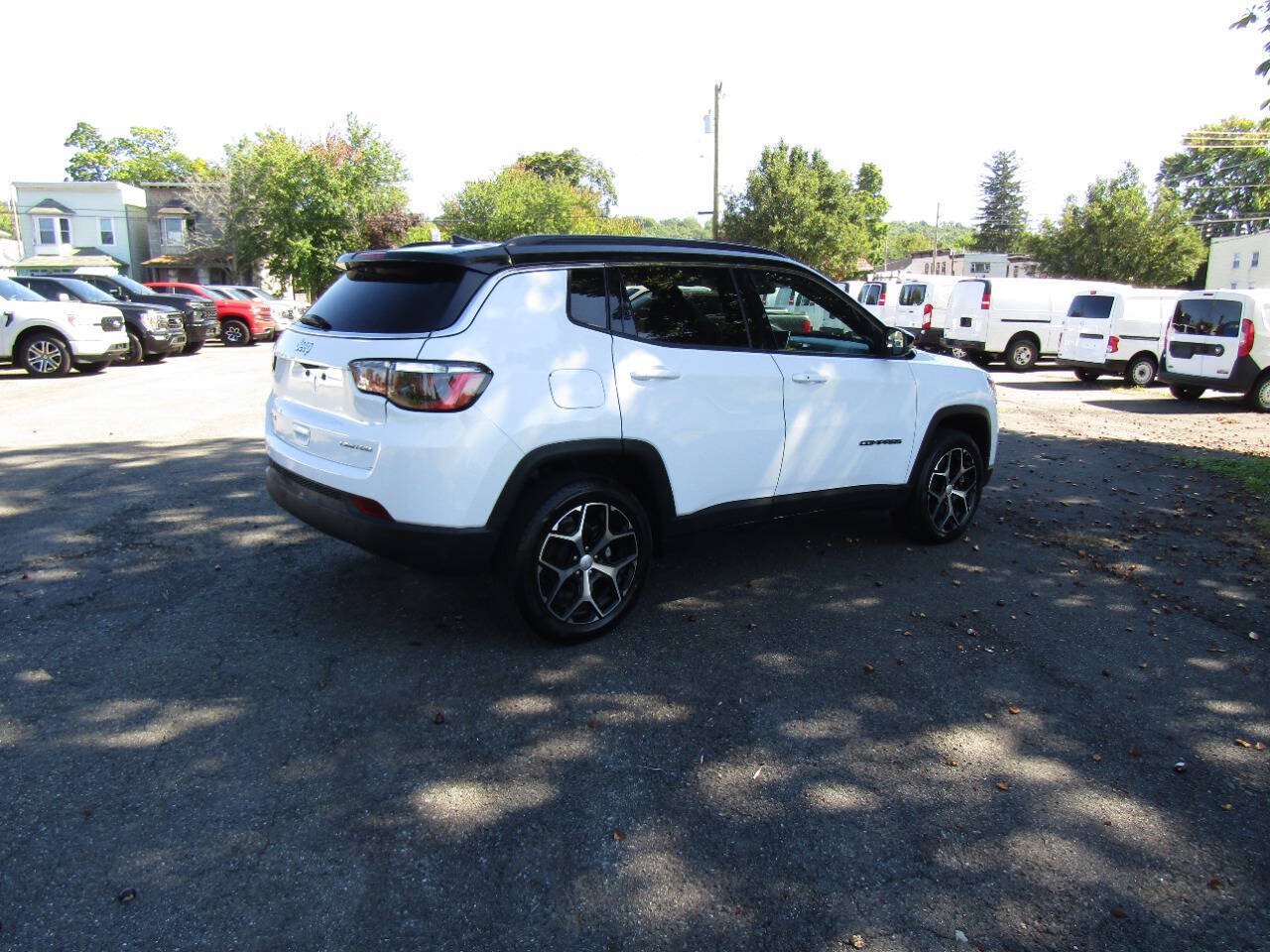 Used 2024 Jeep Compass Limited AWD/4WD image 7
