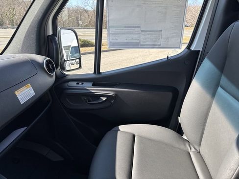New 2025 Mercedes-Benz Sprinter 2500 image 27