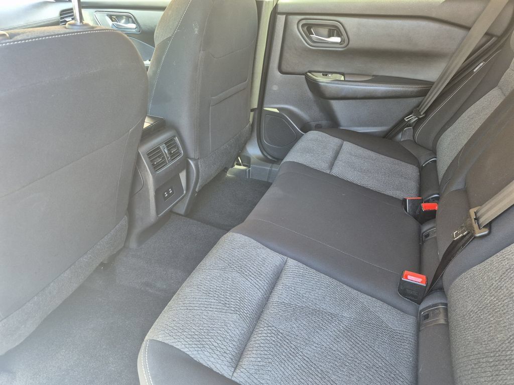 Used 2025 Nissan Rogue SV AWD/4WD image 13