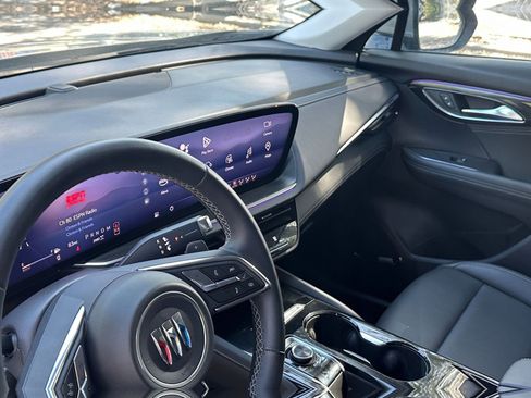 Used 2024 Buick Envision Preferred image 29