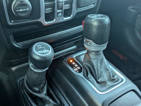 Used 2019 Jeep Wrangler Unlimited Sport S AWD/4WD image 21