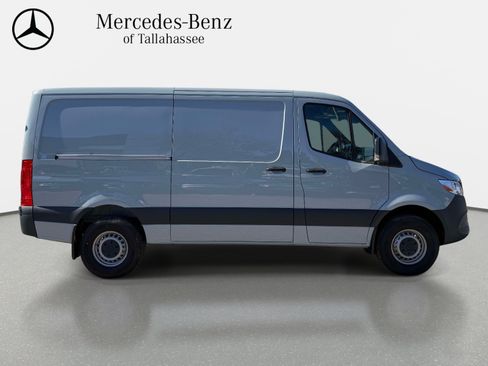 Used 2024 Mercedes-Benz Sprinter 2500 image 4