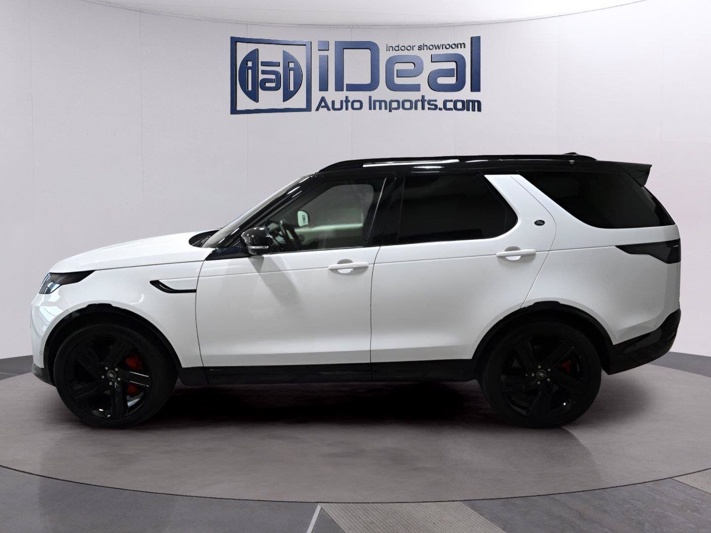 Used 2022 Land Rover Discovery HSE R-Dynamic AWD/4WD image 2