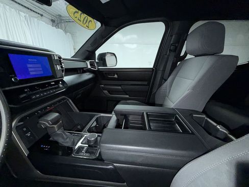 Used 2025 Toyota Tundra SR5 AWD/4WD image 9
