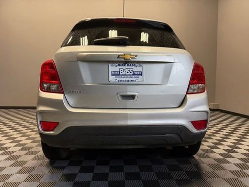 Used 2017 Chevrolet Trax LS w/ Fleet Convenience Package FWD image 9