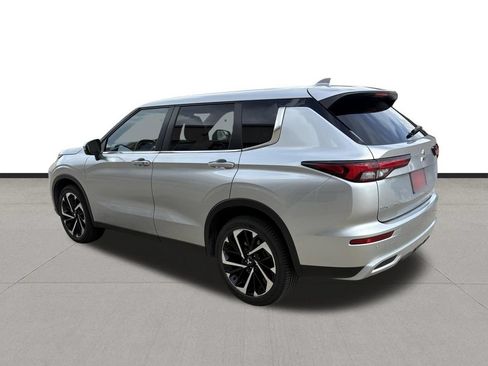 Used 2024 Mitsubishi Outlander AWD image 7