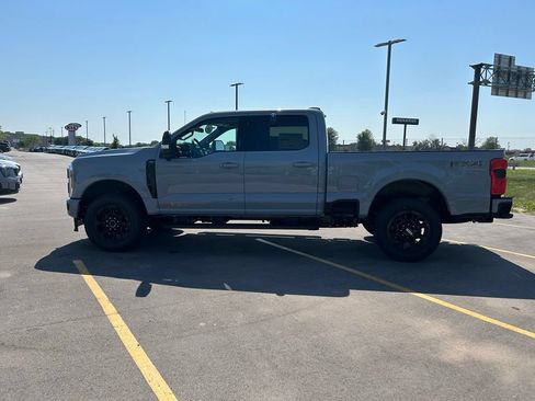 New 2026 Ford F250 Lariat w/ Black Appearance Package AWD/4WD image 9