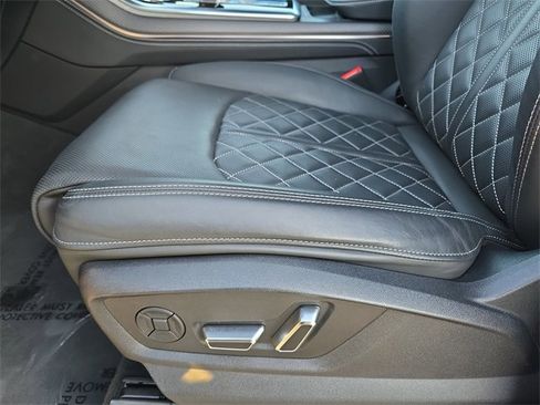 Used 2025 Audi SQ8 Premium Plus w/ S Sport Package image 30