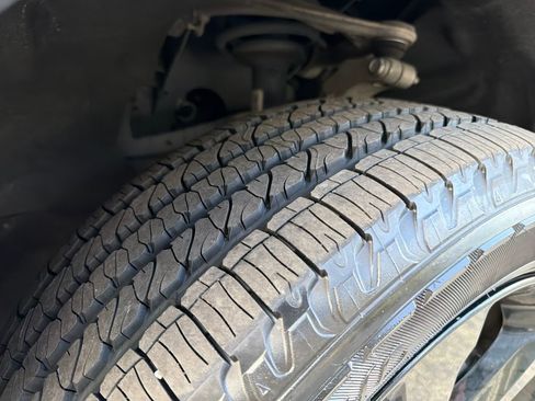 Used 2023 Jeep Grand Cherokee L Laredo image 13