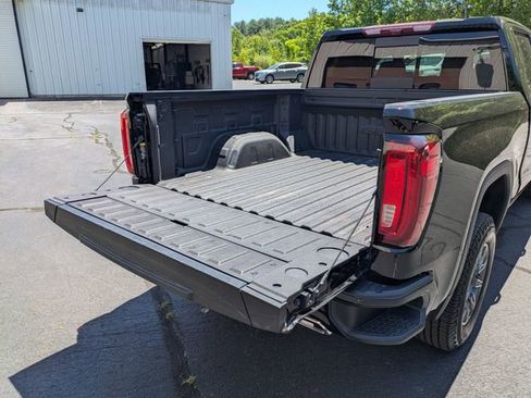 Used 2024 GMC Sierra 1500 AT4 w/ Technology Package AWD/4WD image 36