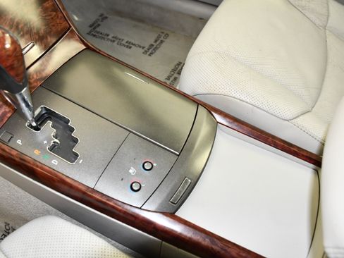 Used 2012 Toyota Avalon Limited FWD image 29